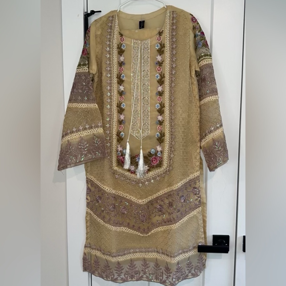 Fancy Pakistani 3 Piece Shalwar Kameez - image 1